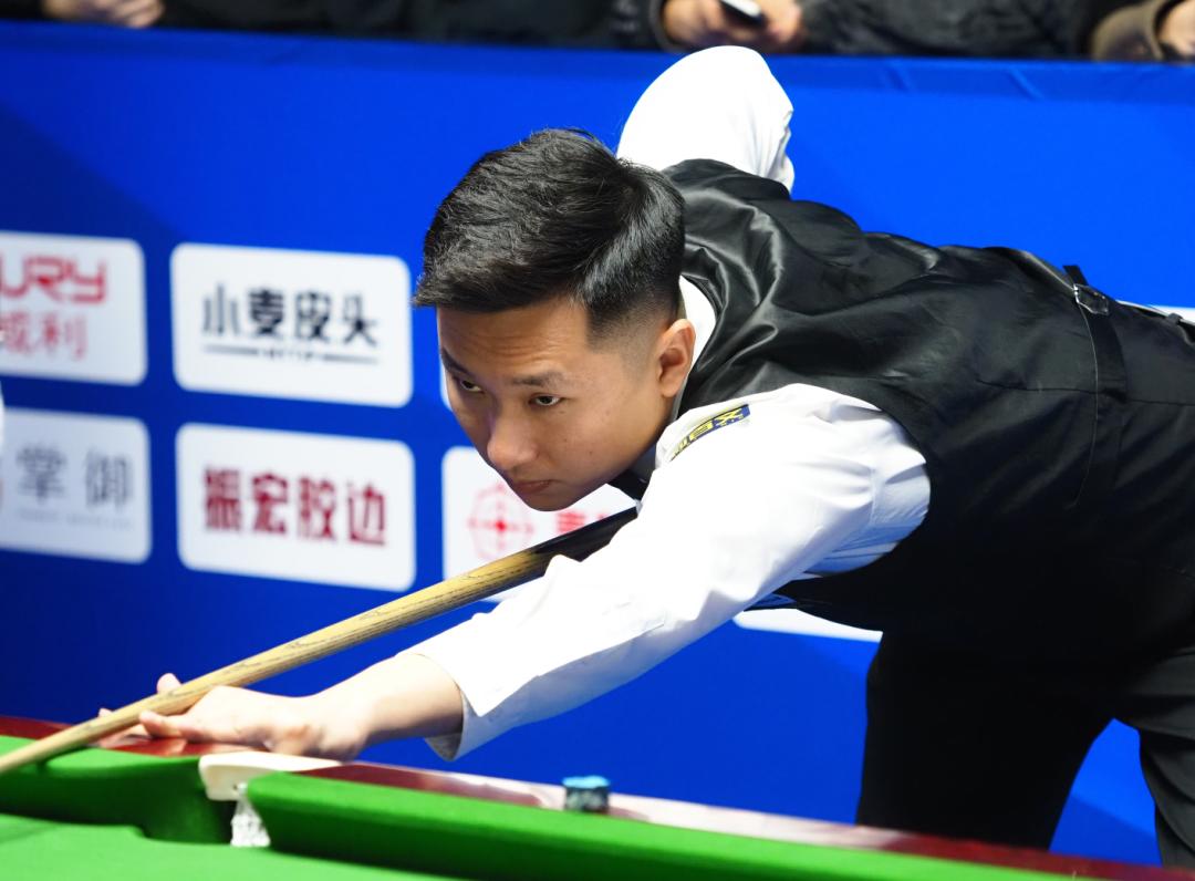 受到足球这 受到足球这